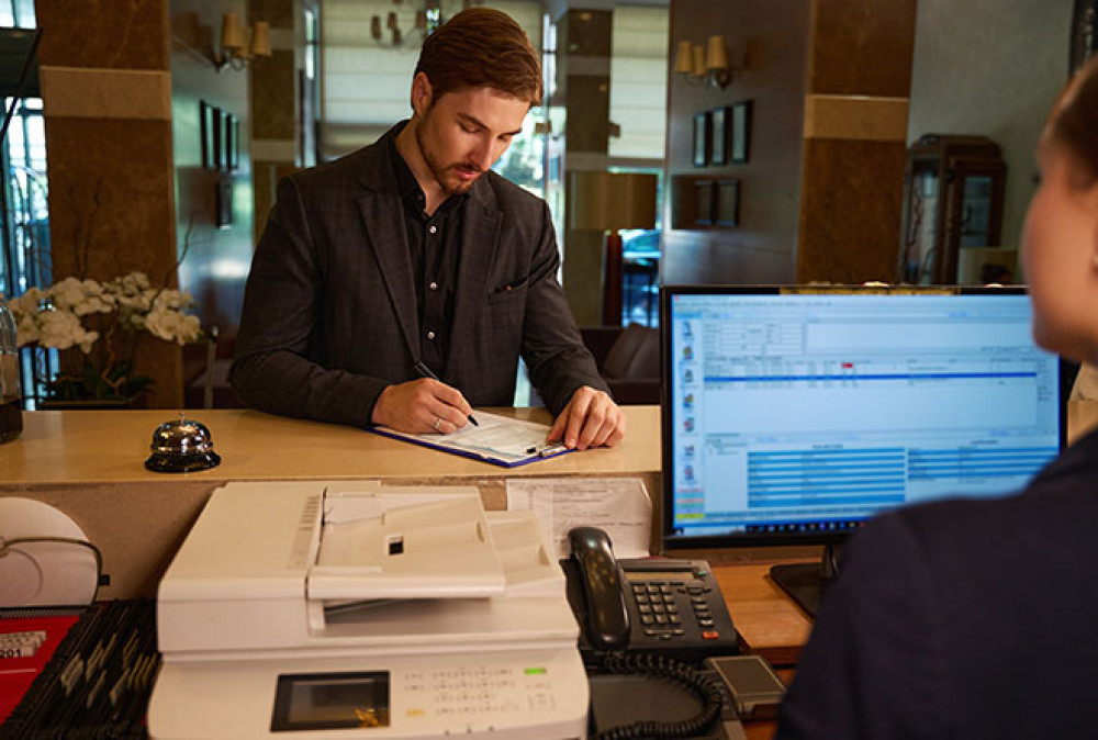 Do celów prawa konkurencji klauzul parytetu cen nie można co do zasady klasyfikować jako „ograniczeń dodatkowych”