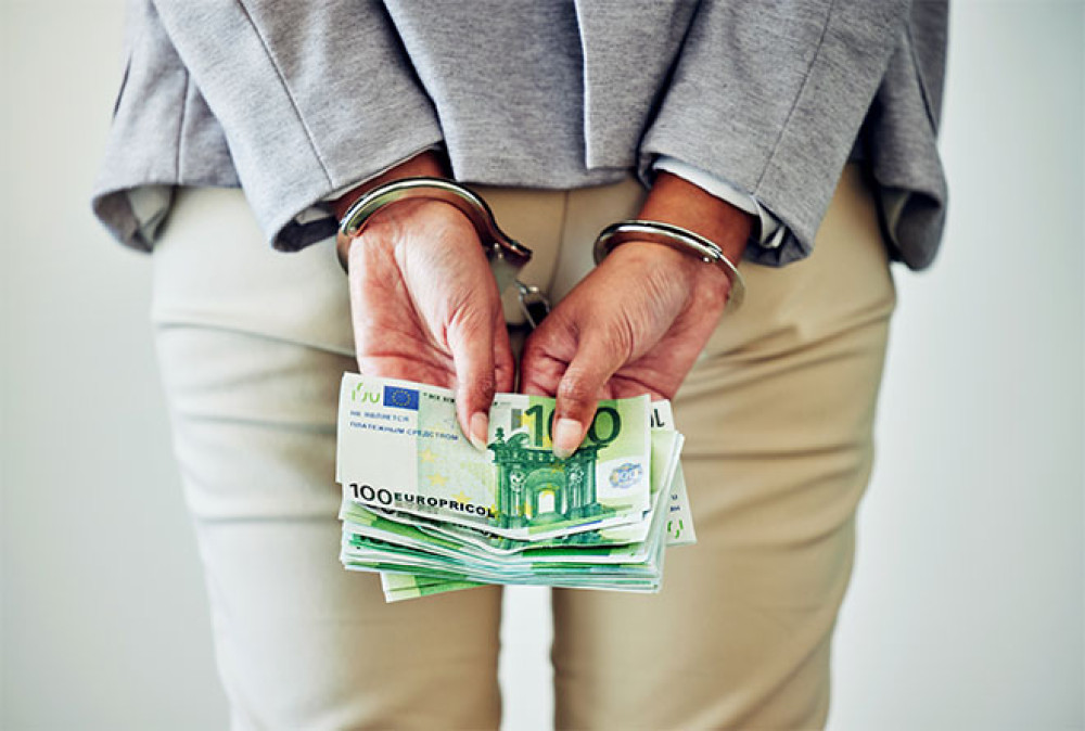 Aktualności w walce z praniem pieniędzy i finansowaniem terroryzmu