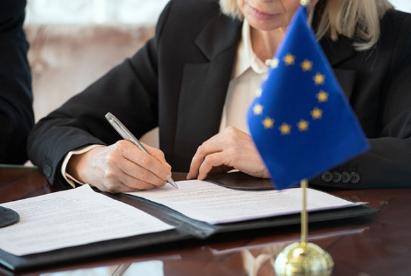 Zmiana Statutu Trybunału Sprawiedliwości UE obowiązująca od 01.09.2024 Artykuły i aktualności #125 W Dzienniku Urzędowym UE opublikowano istotną zmianę Statutu Trybunału Sprawiedliwości UE, która wejdzie w życie z dniem 1 września 2024 r.